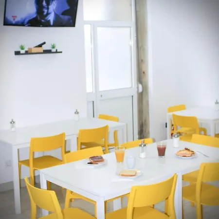 Auberge de jeunesse By Doors