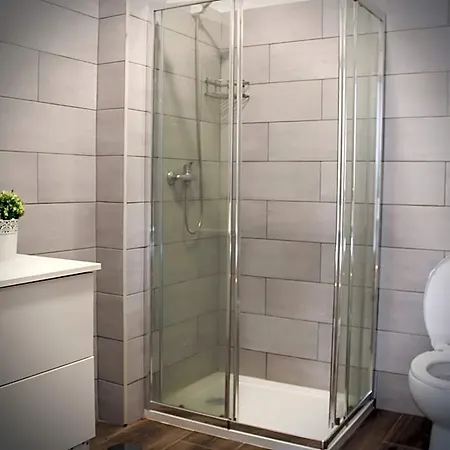 Hostal By Doors