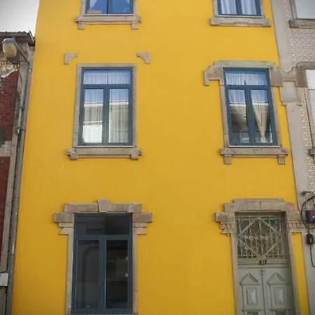 By Doors Oporto