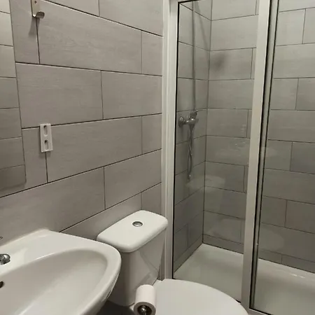 By Doors بيت شباب بورتو