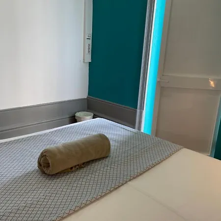 بيت شباب By Doors بورتو