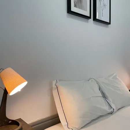 By Doors بيت شباب *