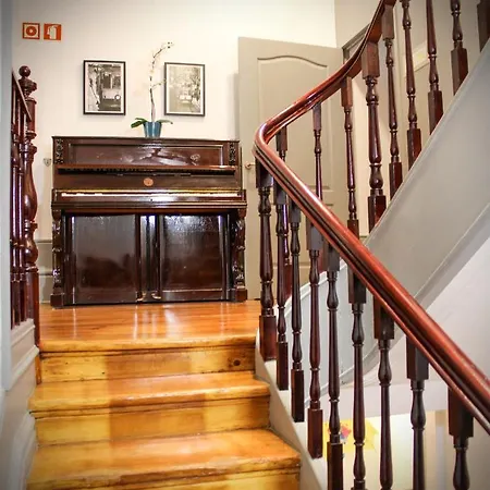 By Doors Albergue Porto