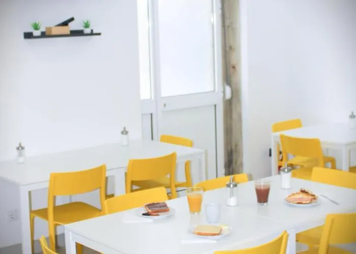 Auberge de jeunesse By Doors