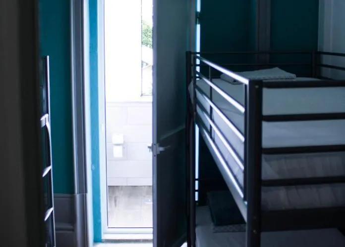 Auberge de jeunesse By Doors