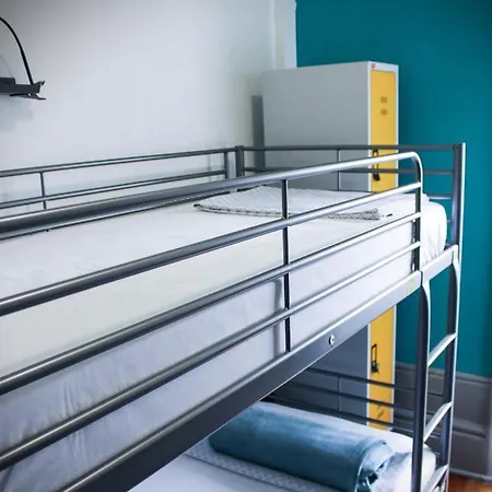 By Doors Hostal Oporto